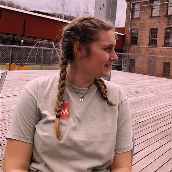 Meet your Posher, Delaney - Picture 1 of 1